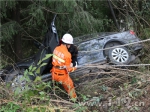 轿车公路上发生侧翻 绵阳消防紧急救援 - 消防网