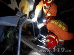 装载机侧翻1人被困 云南元谋消防速救援 - 消防网