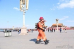 北京天安门广场的橙色守护者们 - 消防网
