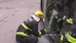 两车相撞一人被困 金东消防破拆救援 - 消防网