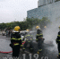 汽车追尾后起火浓烟滚滚 长沙消防速救排险 - 消防网