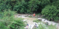 云南四人因河水暴涨被困河滩 消防成功救出 - 消防网