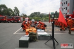 贵州省公安消防总队已集结3个救援队，个人防护、侦检、破拆、救生、照明、保障6大类57种器材装备，随时接受命令。 - 消防网