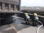 货车轮胎起火情况危急内蒙古消防成功处置 - 消防网