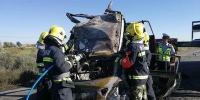 轿车与货车相撞  阿勒泰消防紧急处置 - 消防网