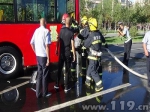 车辆追尾酿事故 乌苏消防成功处置 - 消防网