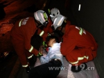 贵州：轿车夜行撞隧道路沿 龙里消防紧急救援伤者 - 消防网
