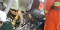 工人手臂被搅面机卡住 云南消防紧急营救 - 消防网