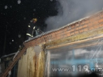 民房起火屋顶坍塌 内蒙古阿荣旗消防1小时堵截灭火 - 消防网