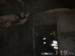 深夜民房煤炉发生火灾 乌鲁木齐消防迅速处置 - 消防网