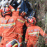 司机疲劳驾驶致车辆侧翻 德宏消防救出两名被困者 - 消防网