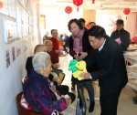 市民政局党组书记、局长吴松林除夕到福利机构看望慰问老人和孩子 - 民政厅