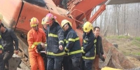 湖南岳阳：拆除桥梁整体坍塌 云溪消防救出3名被困者 - 消防网