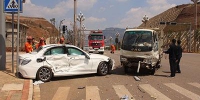 2车相撞致4人被困 云南富源消防紧急救援 - 消防网