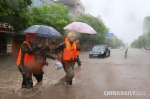 湖北宜昌遇暴雨袭击 消防救出200余名被困群众 - 消防网