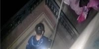 男子为救猫咪被困阳台 苏州消防驰援救人 - 消防网
