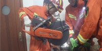 宁夏贺兰县一女子手被卡绞肉机 消防紧急救援 - 消防网