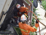 水泥罐车侧翻司机被困 贵州消防紧急救援 - 消防网