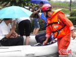 长春城市内涝大巴车陷水中 消防官兵救援22名被困乘客 - 消防网