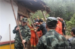 甘肃临夏发生山体滑坡5名村民被埋 消防官兵紧急救援 - 消防网