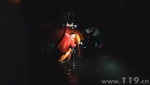 油罐车被淹到只剩车顶 山东淄博消防救出两人 - 消防网