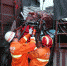 广西百色货车追尾一人被困消防紧急救援 - 消防网