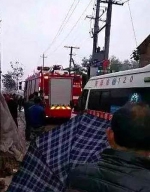 单县一在建民房倒塌致4死8伤 消防车赶到救援 - 消防网