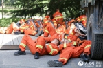 救灾第一天:九寨沟6万人完成大转移 勿忘这些身影 - 消防网