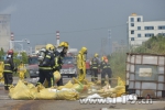 浙江危化品运输车2吨硝酸泄漏 龙游消防成功处置 - 消防网